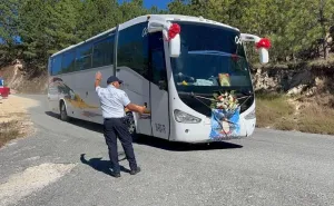 Refuerza Policía Vial Estatal seguridad de personas peregrinas rumbo al Santuario de la Virgen de Juquila