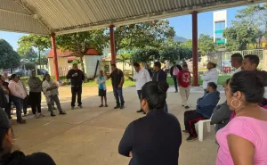 Presenta IEEPO a docentes en escuela primaria "Emiliano Zapata", de Vega del Sol 