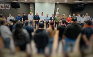 Gobierno recibe pliego de normalistas