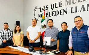 Emilio Montero entrega respuesta de pliego de normalistas