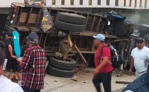 Fiscalía investiga accidente en Guelatao