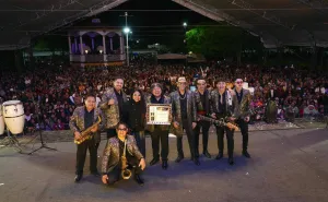 Xoxocotlán vibra con tradición y música en el Quinto Martes de Brujas