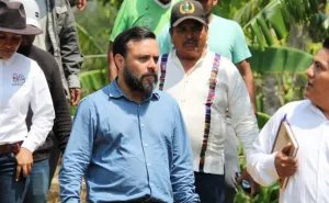 Jesús Romero busca acuerdo con pobladores de Colotepec para liberar autopista a Puerto Escondido
