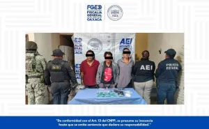 Durante cateo en San Pablo Etla, detienen a tres por narcomenudeo 