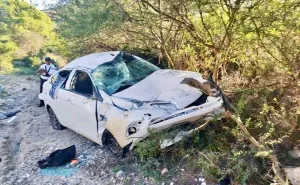 Muere joven en volcadura sobre el libramiento a Ocotlán