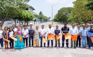 Miguel Quetu da banderazo a la rehabilitación del Periférico de Juchitán