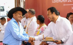 Entregan medallas "Ignacio Manuel Altamirano" y "Rafael Ramírez Castañeda"