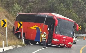 Se accidentan universitarios de la UABJO 