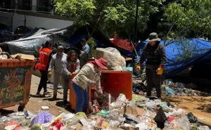 Refuerzan limpieza en el Zócalo y la Alameda de León