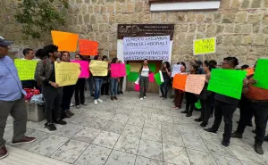 Escala conflicto en la UTVCO; empleados marchan y piden atención a demandas