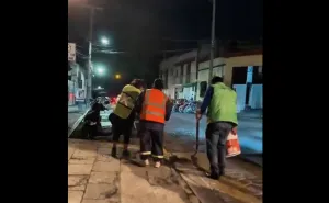 Mantiene Gobierno Municipal labores nocturnas de limpieza y mantenimiento en Oaxaca de Juárez