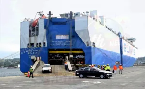 Arriba el buque Glovis Cóndor con 3,000 autos al Puerto de Salina Cruz