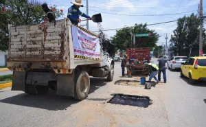 Intensifican labores de bacheo en Xoxocotlán