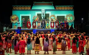 Con un viaje al pasado de Oaxaca, maravilla Bani Stui Gulal a asistentes 