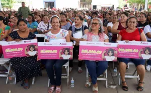 Sebienti entrega microcréditos