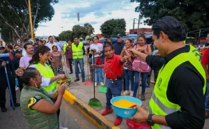 Con tequio, comerciantes, vecinas, vecinos y autoridades mejoran la imagen de la Central de Abasto