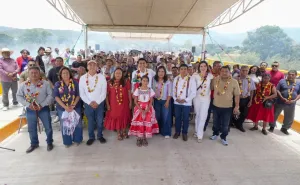 Acompaña Nino Morales a gobernador Salomón Jara a la inauguración del puente vehicular en Santo Domingo Tlatilango