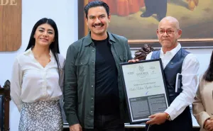 Cabildo de Oaxaca de Juárez reconoce la trayectoria de Carlos Roberto Aguilar Jiménez