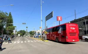 SEGO ofrece diálogo a habitantes de Santiago Choápam; concluye bloqueo en el crucero del estadio de béisbol