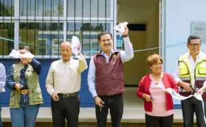 Ray Chagoya entrega obras educativas en Pueblo Nuevo