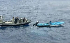 Marina rescata a pescador que se encontraba a la deriva al sur de Huatulco