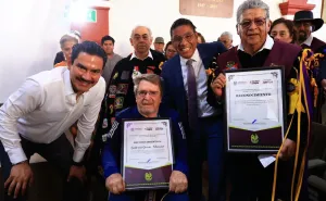 Cabildo de Oaxaca de Juárez reconoce 25 años de la Cuarentuna Universitaria