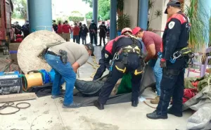 Dos jóvenes mueren por presunta inhalación de gases al limpiar un pozo 