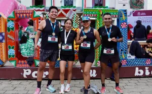 Carrera de Antorchas enciende el orgullo patrio en Xoxocotlán