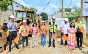 Inaugura Ray Chagoya rehabilitación de la calle Bernardo Balbuena en San Martín Mexicapam.