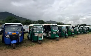Aseguran 16 mototaxis irregulares tras operativo en Oaxaca