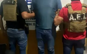 Fiscalía de Oaxaca ejecuta orden de aprehensión por homicidio calificado de un interno de centro de rehabilitación en Teotitlán de Flores Magón