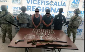 Fiscalía de Oaxaca detiene a tres generadores de violencia en la Costa, aseguran arsenal tras enfrentamiento