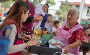 Tiendita Móvil Súper DIF apoya la economía familiar en La Raya y Los Ángeles
