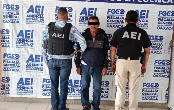 Fiscalía de Oaxaca aprehende a sujeto por violación de su hija; testimonios señalan que agresiones ocurrieron durante más de 10 años