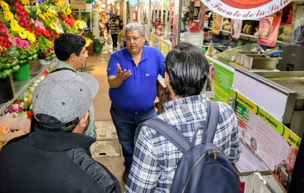 Gobierno Municipal brinda atención a locatarios luego de un conato de incendio en el mercado Benito Juárez