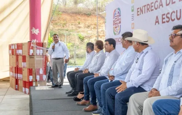 Computadoras y proyectores mejora el aprendizaje en Tonameca 