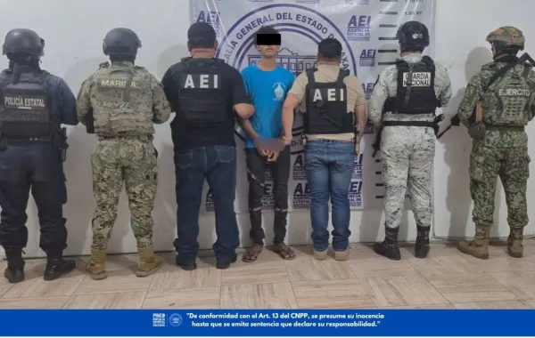 Detiene FGEO a presunto narcomenudista en flagrancia; contaba con orden de aprehensión por homicidio en la Costa