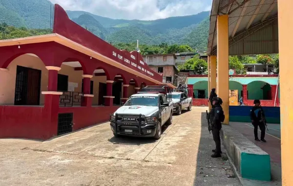 Secretaría de Gobierno coordina acciones institucionales para garantizar una jornada electoral en paz en Santiago Xanica