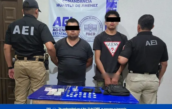 Acción operativa de la FGEO deriva en detención de dos personas y aseguramiento de vehículo en la región de la Sierra de Flores Magón