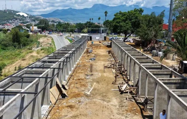 Avanzan trabajos en el Parque del Amor