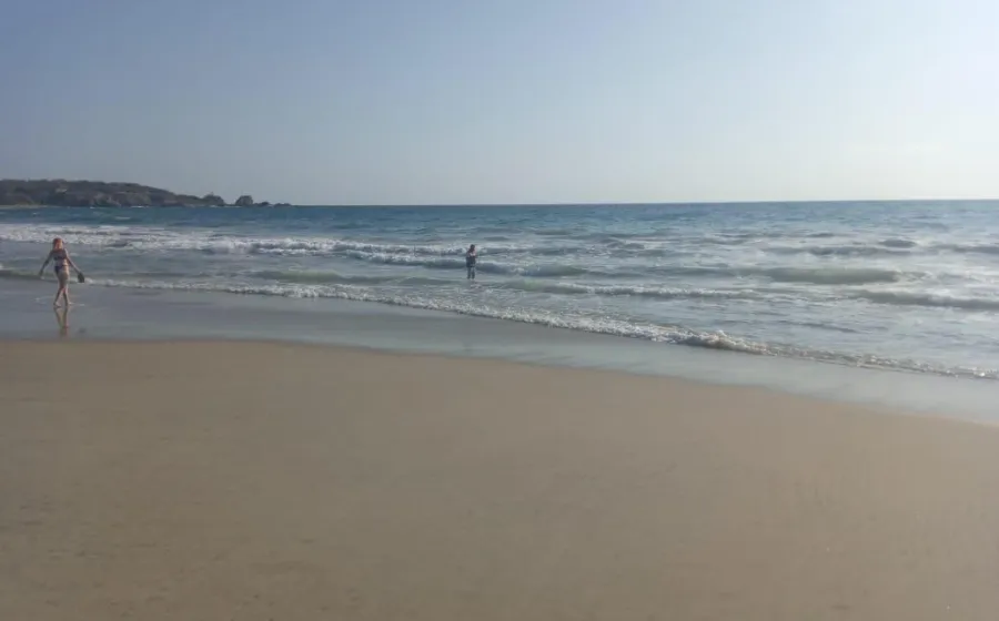 Realiza SSO muestreo de agua de mar ante la presencia de manchas rojas en playa Chahué