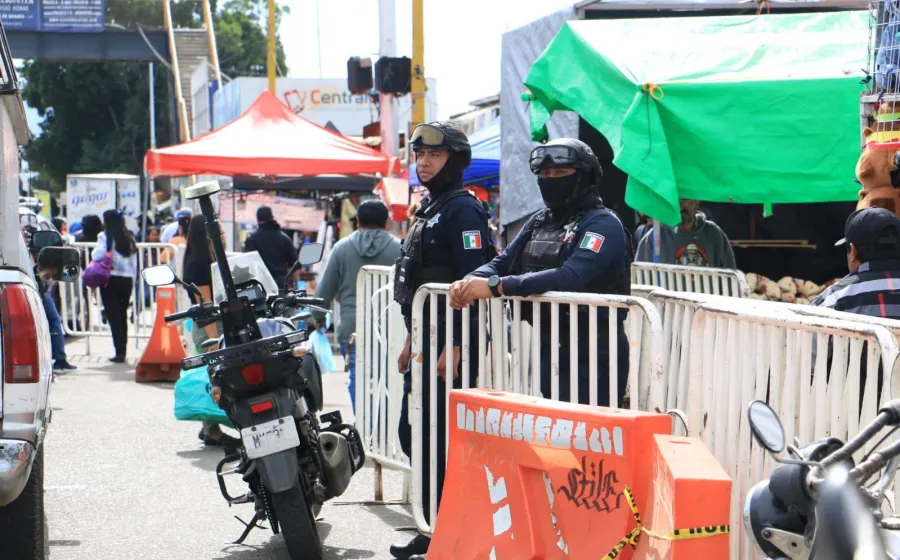 Brindan seguridad en la Central de Abasto durante la venta de juguetes