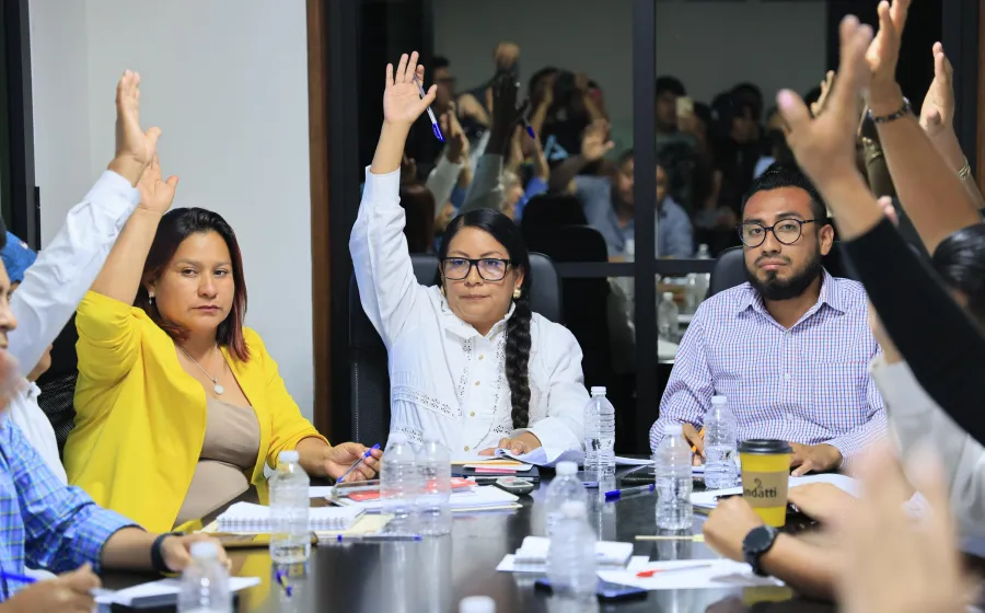 Santa Cruz Xoxocotlán aprueba iniciativas para fortalecer sus instituciones