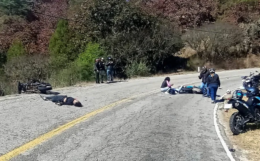 Conducían a exceso de velocidad, se accidentaron