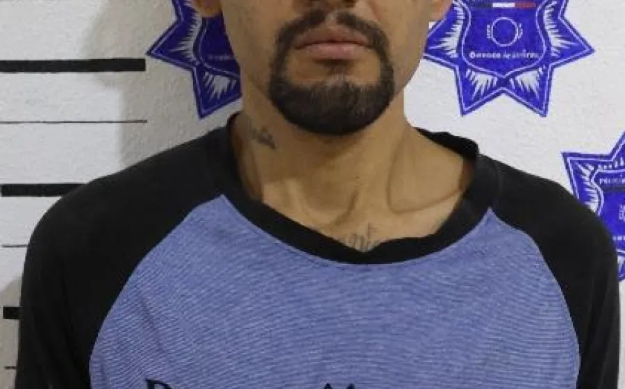 Policía Municipal detiene a persona por presunto delito de violencia de género