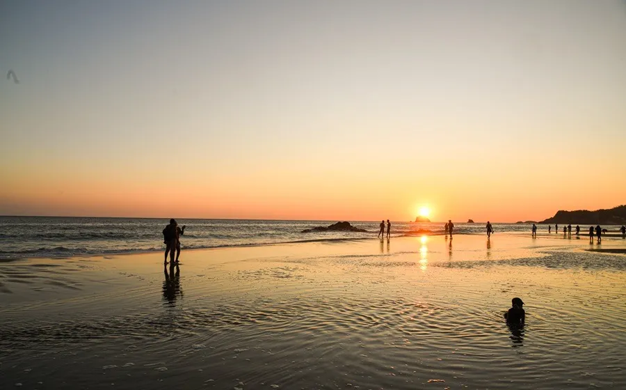 Cierra con éxito Encuentro Nudista Zipolite 2025; registra 90% de ocupación hotelera