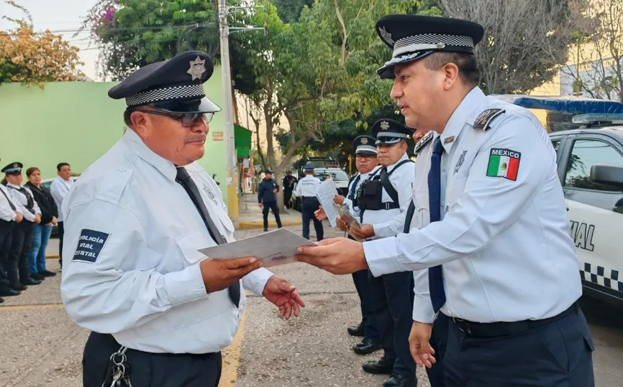 Reconoce Policía Vial Estatal a 13 elementos en su jubilación luego de más de 30 años de servicio