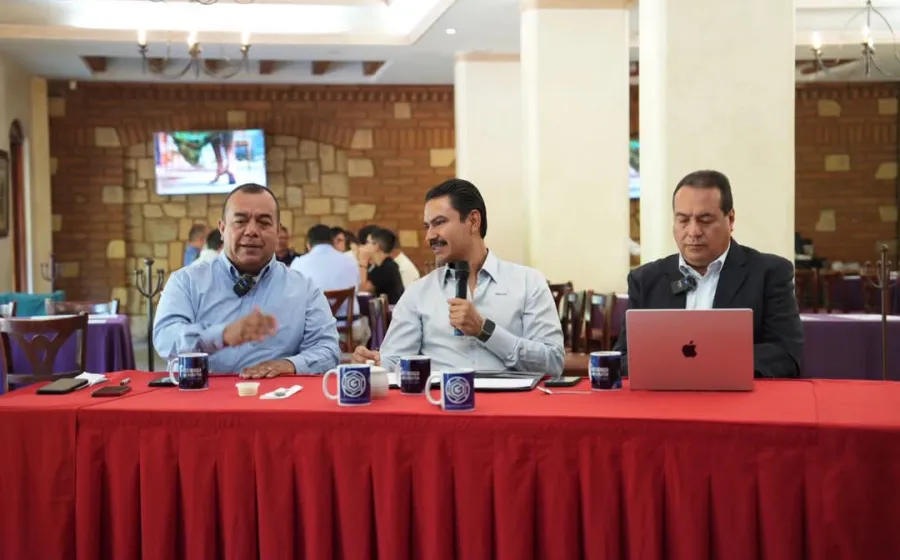Ray Chagoya en el Desayunando con…