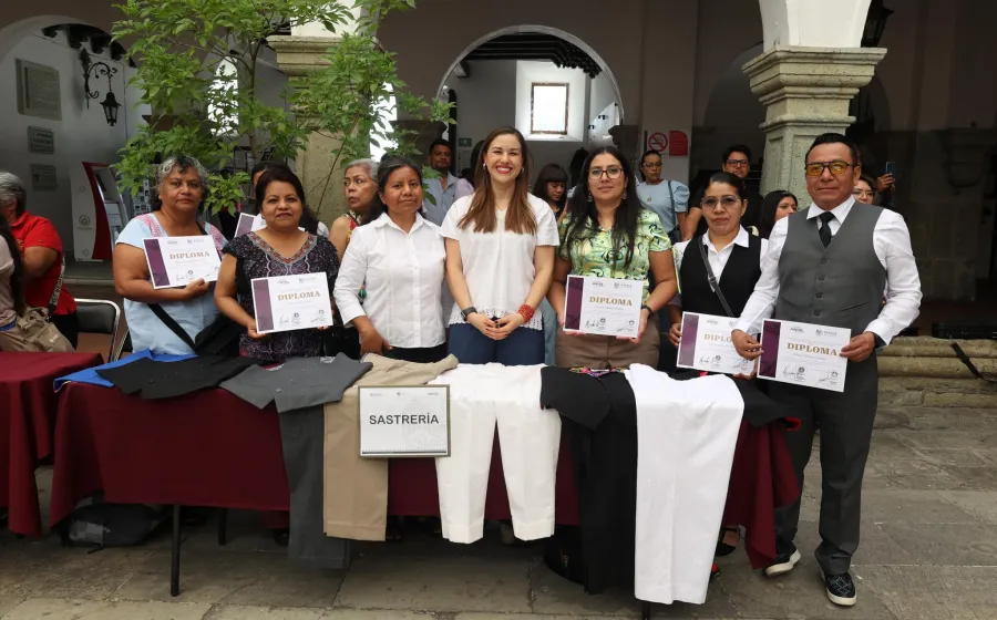 Vecinas y vecinos concluyen de manera exitosa cursos en Escuela Municipal de Artes y Oficios
