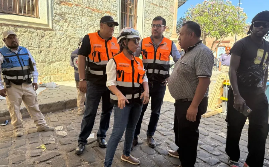 Municipio de Oaxaca de Juárez atiende incidente por ráfagas de viento en feria artesanal